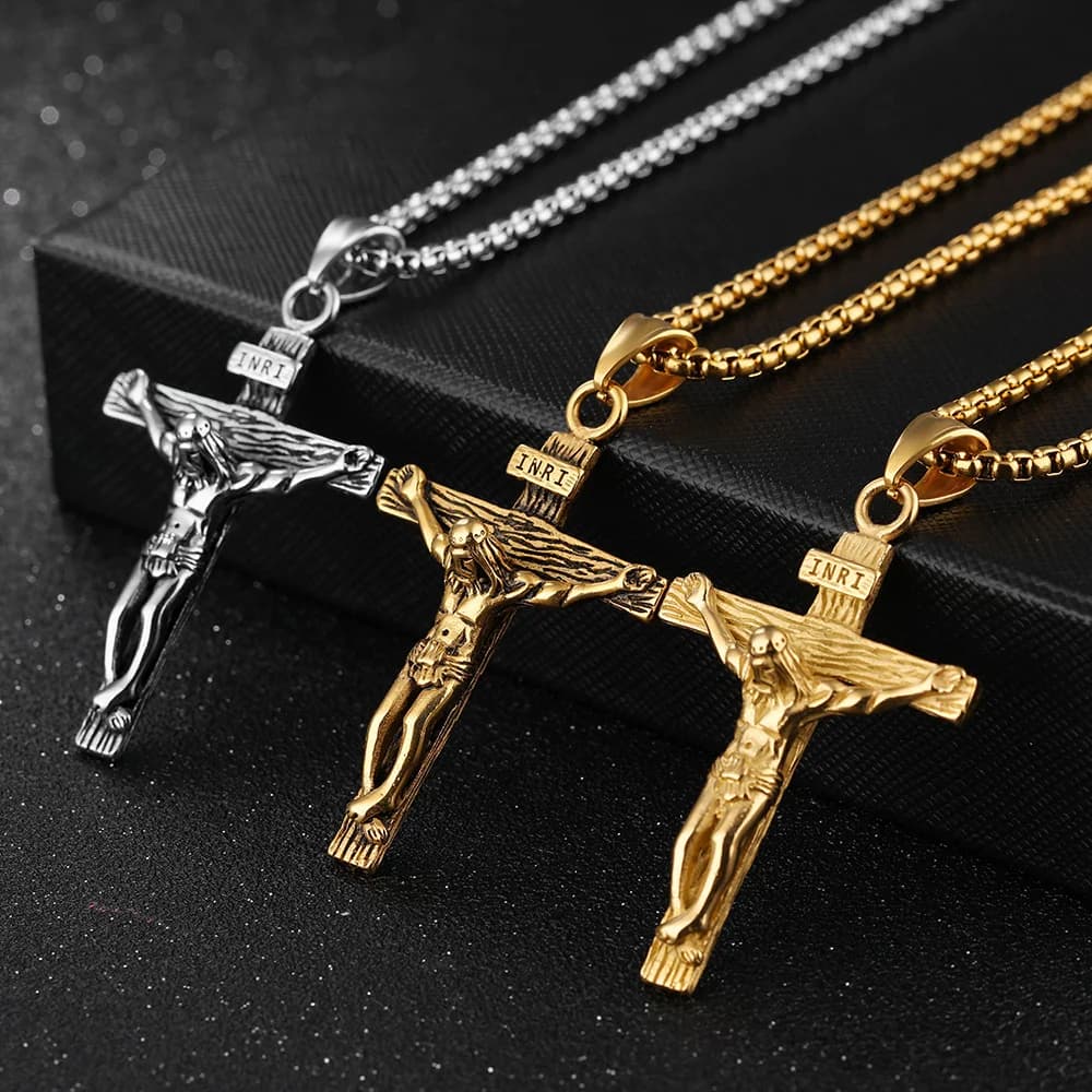 Collier croix premium pour femmes plaqué or 18 carats, chaîne tendance avec pendentif croix en or pour filles, collier crucifix pour femmes et filles